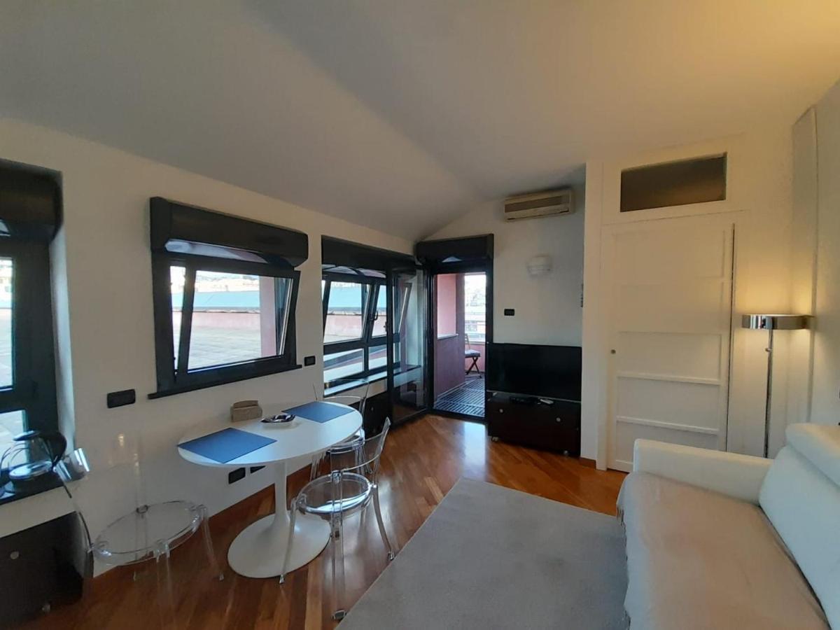شقة Bilocale Vista Mare Con Terrazzo-Porto Antico- Parcheggio Scontato جنوة المظهر الخارجي الصورة